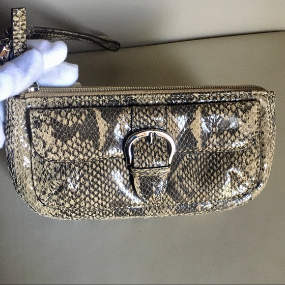 Talbot’s Clutch - Picture 2 of 11